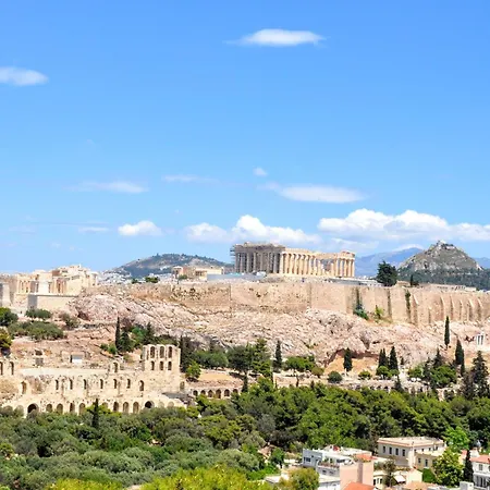 Sunny In Acropolis Apartment *