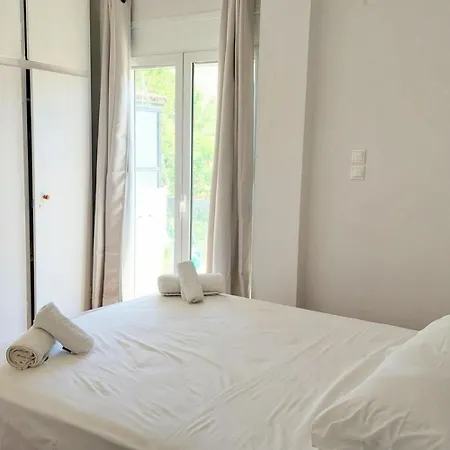 Sunny In Acropolis Apartment