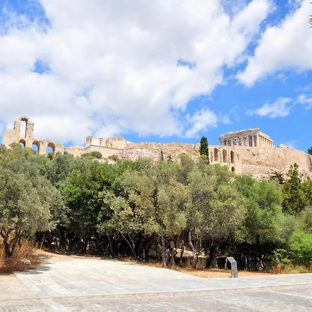 Sunny In Acropolis Apartment *